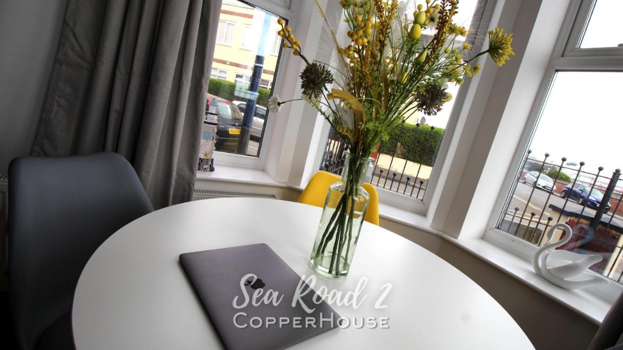Beautiful Apartments On The Sea Front - Sea Road 2 Филикстоу Екстериор снимка