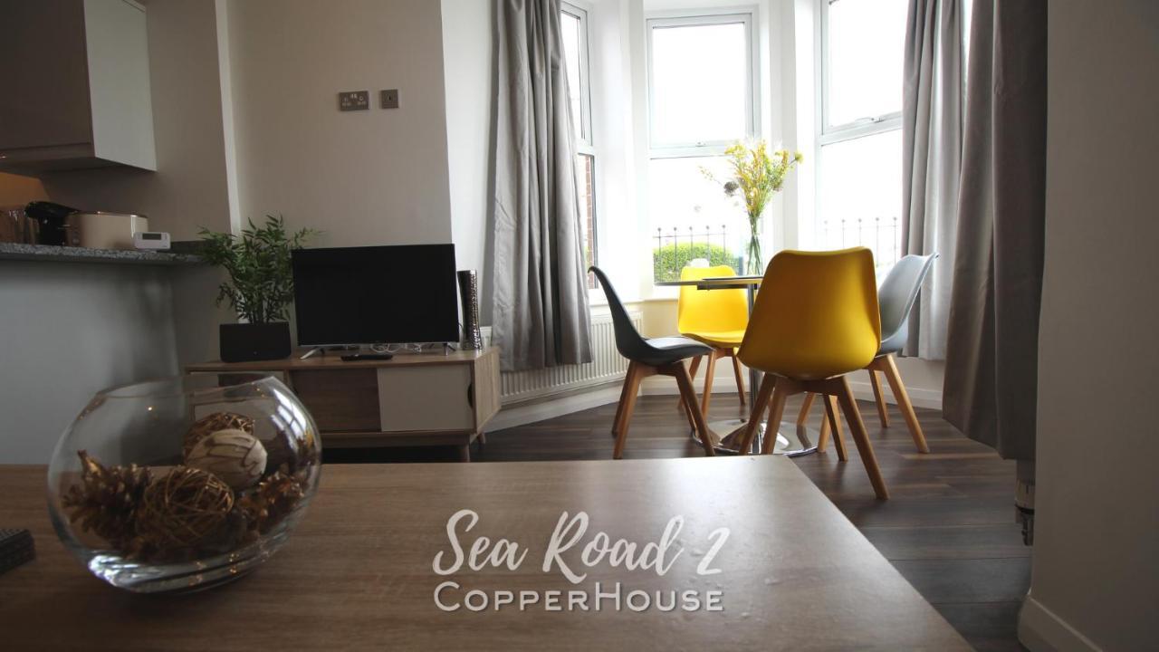 Beautiful Apartments On The Sea Front - Sea Road 2 Филикстоу Екстериор снимка